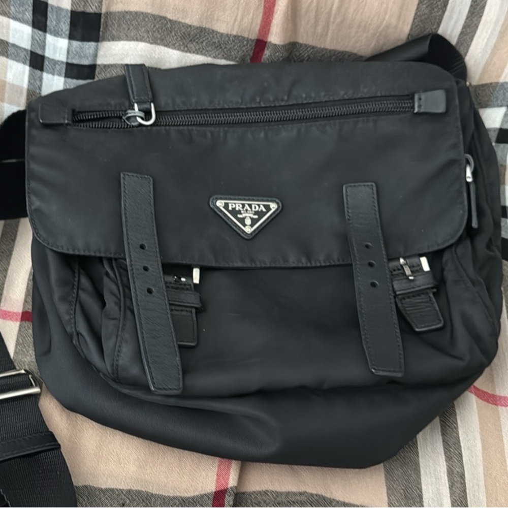 Prada Black Nylon Messenger crossbody tessuto